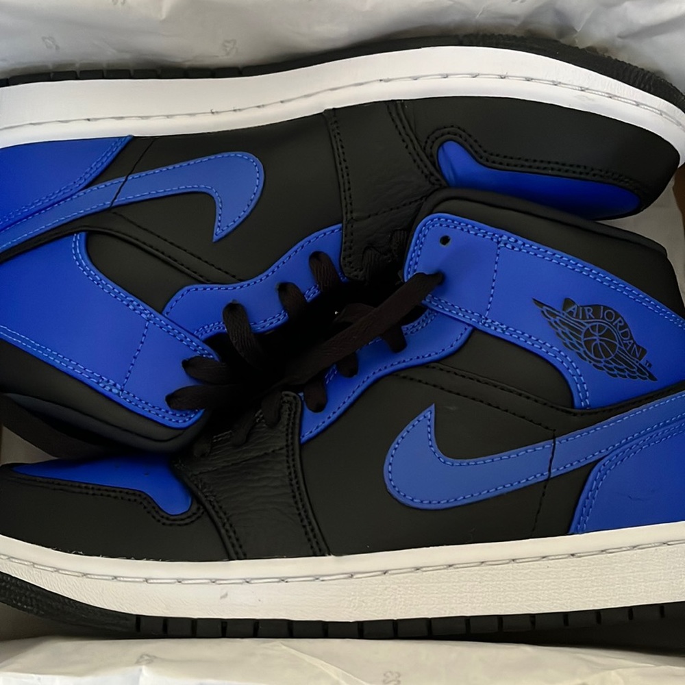 Air Jordan 1 Mid (Black/Hyper Royal)